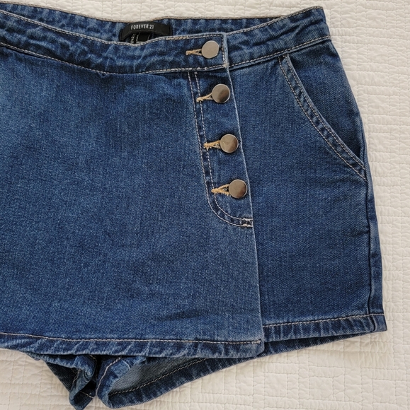 Forever 21 Women Denim Short - Picture 4 of 11